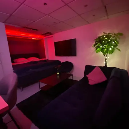 Apartment Diskret Men *