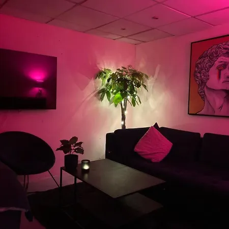 Apartment Diskret Men *